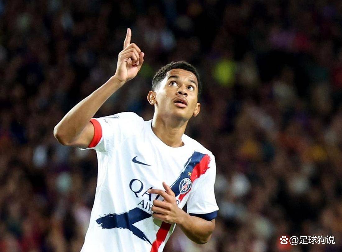 第90分钟绝杀！巴萨轰然倒下，弗里克气炸了，残阵巴黎征服客场