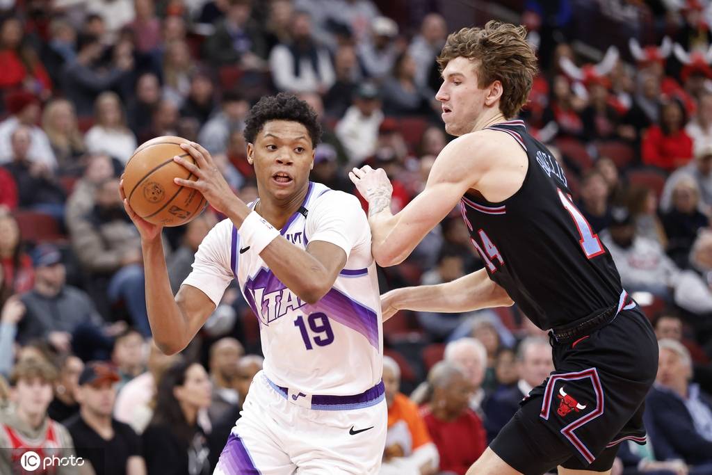 武切维奇35+7+5森萨博空砍43+5 公牛险胜爵士